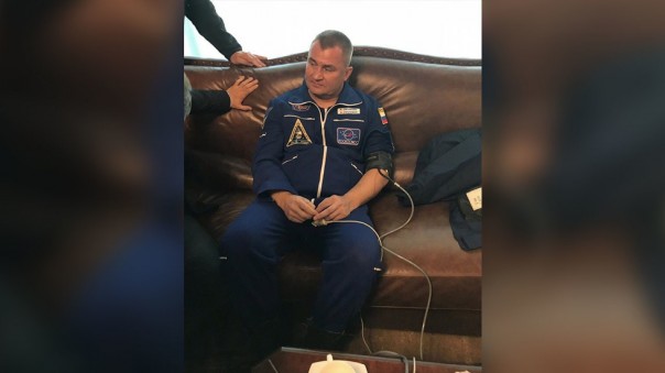 Космонавт Овчинин после аварии ракеты "Союз": Быстро мы прилетели