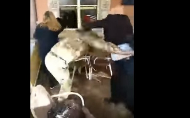 Лидера "Полка Победы" облили зеленкой: В сети появилось видео потасовки