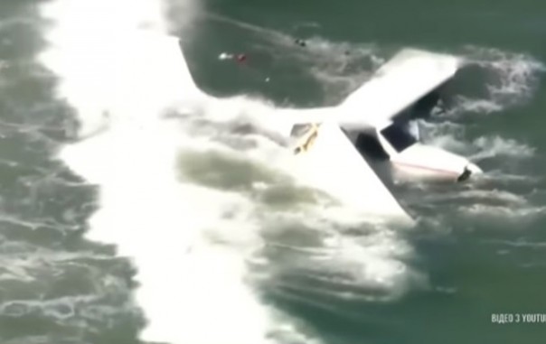 В США легкомоторный самолет упал в океан