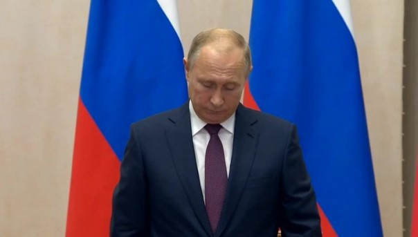 Путин и ас-Сиси почтили память погибших в Керчи минутой молчания