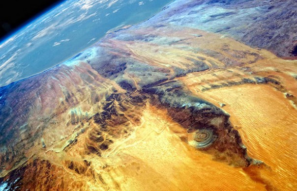 Две точки зрения на "Глаз Сахары"