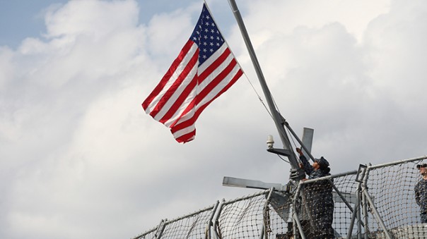 Корабль ВМС США «Gunston Hall» не дошёл до учений. Что случилось у берегов Исландии