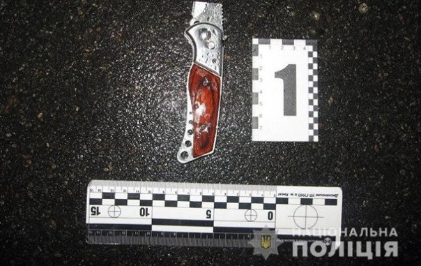 В Киеве ссора в троллейбусе закончилась поножовщиной | В Сумах иностранцы устроили массовую драку и сожгли авто