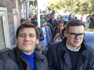 Дешевый популист Гудков ищет себе новых западных «друзей»