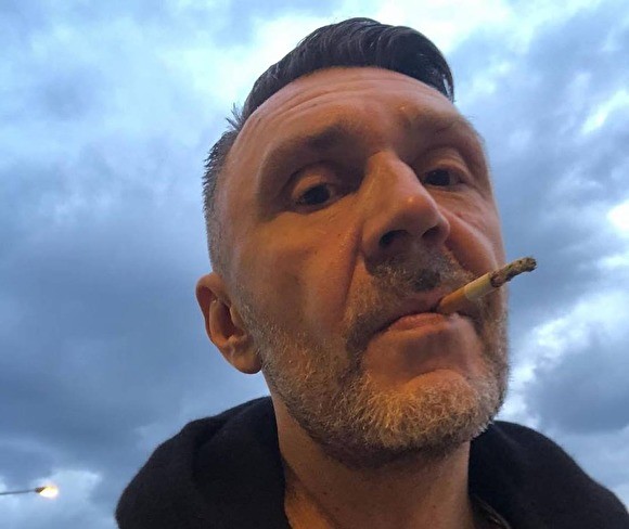 «Русский секс, как русский бунт». Шнуров написал обреченное стихотворение об изнасиловании полицейскими коллеги