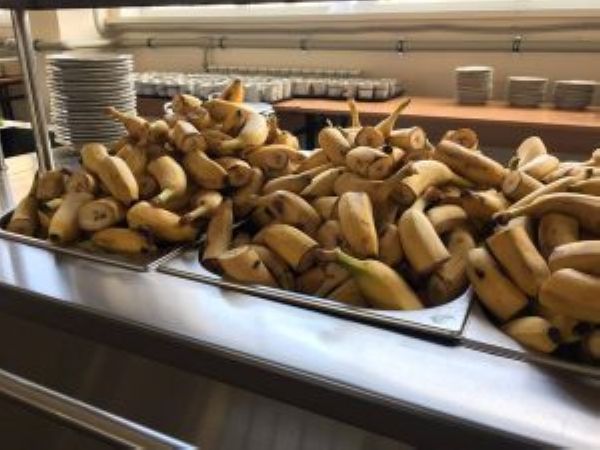 Полбанана на обед: стал известен рацион новобранцев ВСУ