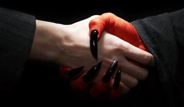 Сатанисты достигли соглашения с Netflix и Warner Bros по иску на $50 млн