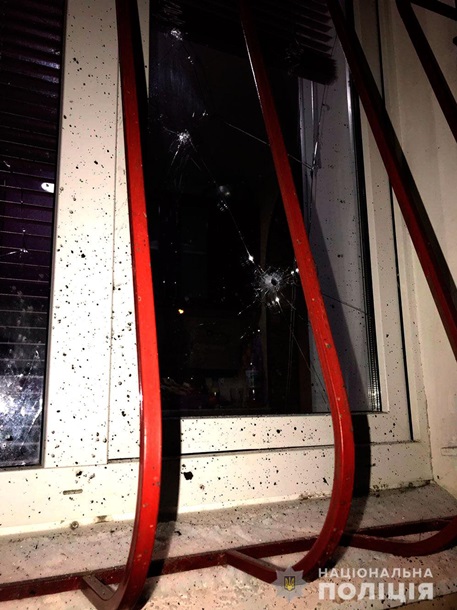 В Днепропетровске ночью взорвали банкомат | В Полтаве прогремел взрыв возле жилого дома