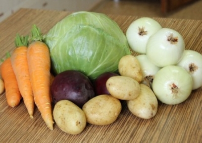 Борщ и сало становятся недоступными для украинцев. В стране резко выросли цены на еду