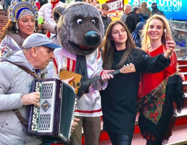 В центре Нью-Йорка прошёл карнавал в честь Дня народного единства | В России отмечают День народного единства