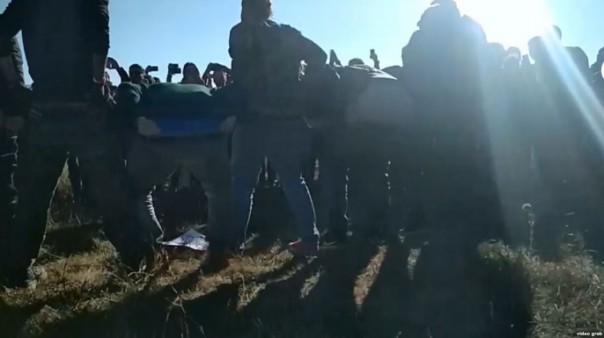 Борьба против "российских оккупантов" при помощи голых задниц