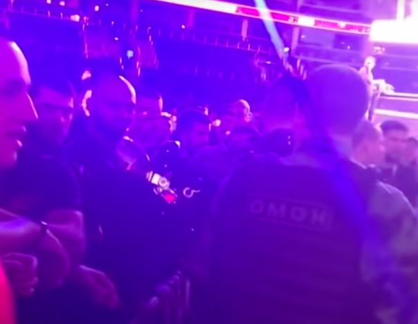 Произошла очередная потасовка между болельщиками с турнира по смешанным единоборствам