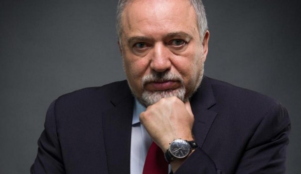 Министр обороны Израиля Либерман объявил об отставке