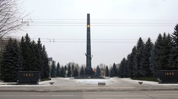 В Луцке похитили гранитные плиты с мемориала Вечной Славы