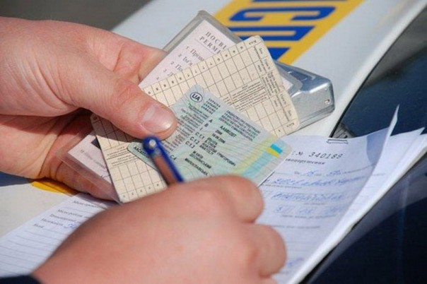 Мечта уголовника: на Украине могут разрешить езду без прав