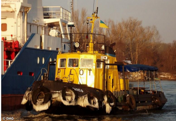 В Чёрном море тонет украинский корабль