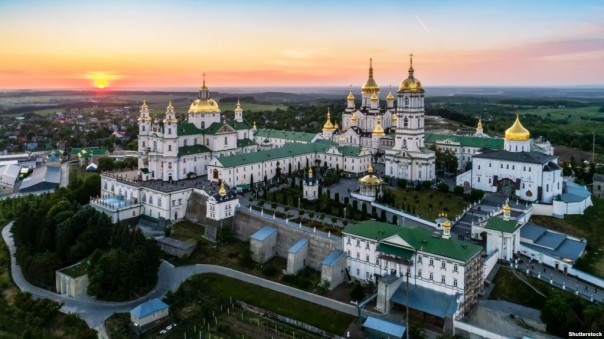 Киевский режим начал отбирать Лавры УПЦ МП. Грядёт война