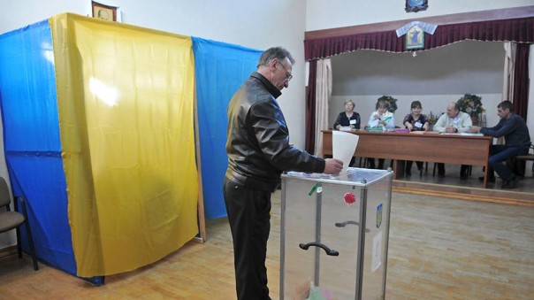 В 10 областях Украины отменили местные выборы из-за военного положения