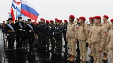 На борту атомной подводной лодки архангельских школьников посвятили в «Юнармию»