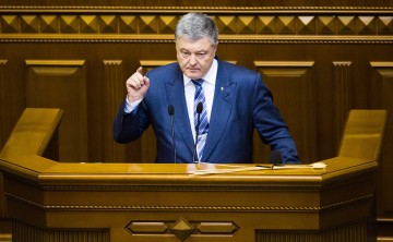 Порошенко потребовал от России вернуть военных моряков и корабли