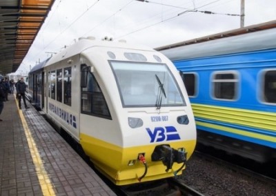 Не проработал и дня: Новый экспресс Киев-Борисполь сломался посреди поля