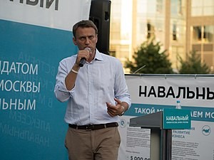 Позор года: Навальный раздает уродских уток за донаты