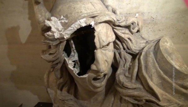 Разрушительные протесты в Париже: музей Триумфальной арки разгромлен | Беспорядки во Франции достигли наивысшего уровня: президент Макрон молчит