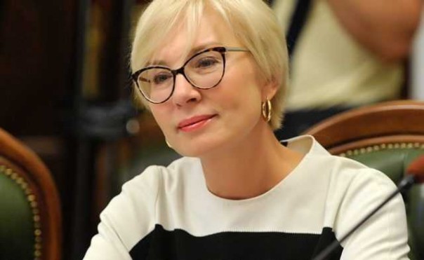 После слов Порошенко: "Вы видели мгновенную реакцию всего мира"...  в обморок упала омбудсмен Денисова