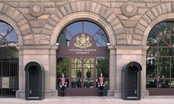 Пенсионер с пистолетом ворвался в приёмную президента Болгарии