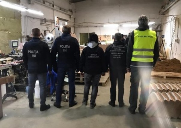 В Польше обнаружена подпольная табачная фабрика с украинскими нелегалами