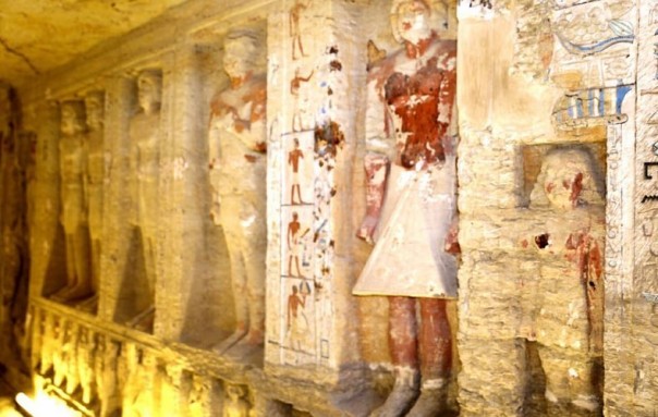 В Египте нашли нетронутую гробницу верховного жреца возрастом в 4,4 тыс. лет