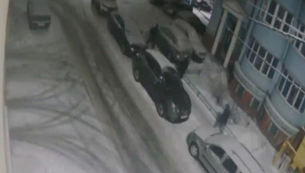 Нападение пьяных рязанских футболистов на женщину попало на видео