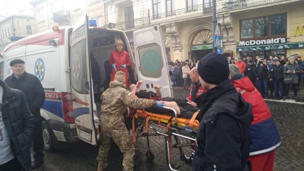 Взрыв в центре Львова на Рождественской ярмарке: Есть пострадавшие