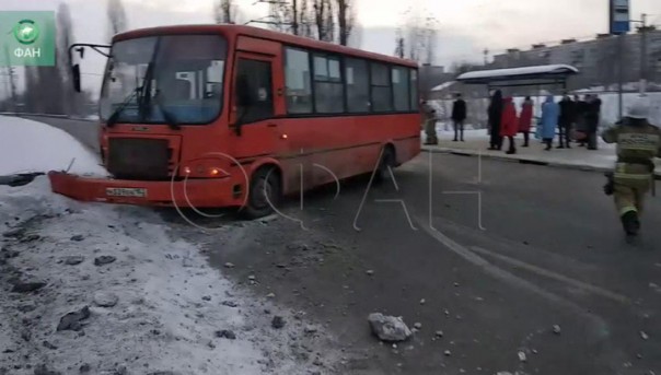 В Нижнем Новгороде автобус сбил людей у остановки
