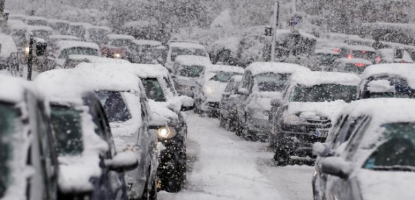 Снежный шторм в США: почти 800 рейсов отменены, есть погибшие