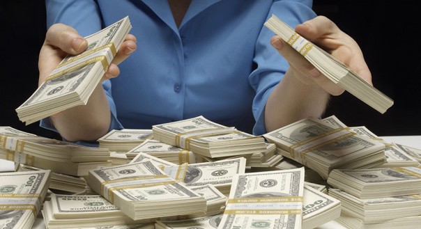 В России растёт спрос на наличную валюту