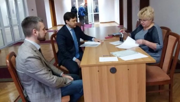 Первый кандидат в президенты Украины подал документы в ЦИК