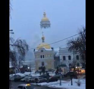 В Киеве подожгли Киево-Печерскую Лавру