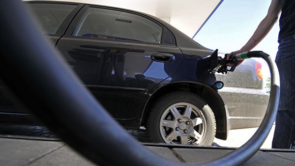 Независимые АЗС не исключили появления ценников на поллитра бензина