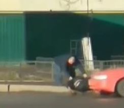 В Одессе водитель сбил мужчину, оттащил его на тротуар и уехал