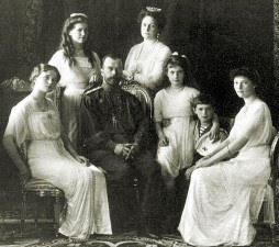 Корона под молотом. Документальный фильм Аркадия Мамонтова