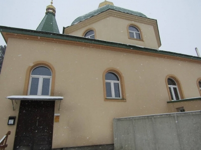 "Все будет Украина!". Священников канонической УПЦ изгнали из храма воинской части Ровенского гарнизона