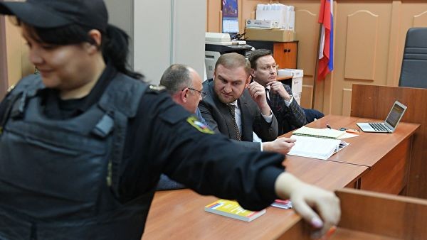 Суд арестовал сенатора Арашукова