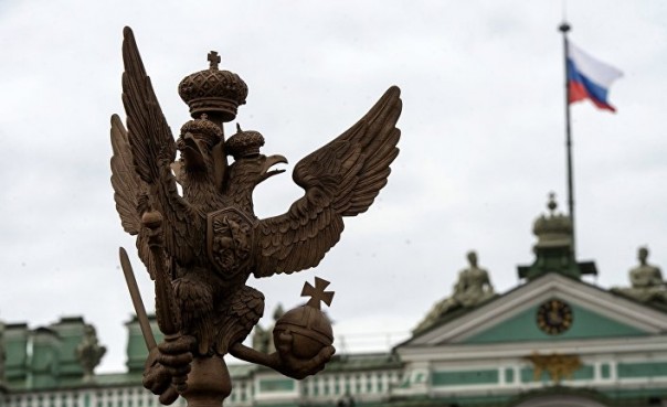 The Paper: почему герб России — двуглавый орел?