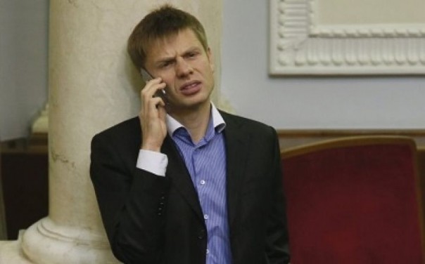 Зеленский идёт в президенты: проигравший спор Гончаренко нарядится в костюм клоуна