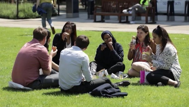 Лондон, салам! Документальный фильм Анны Афанасьевой