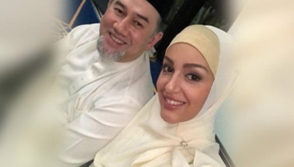 Король, женившийся на "мисс Москва", отрекся от престола