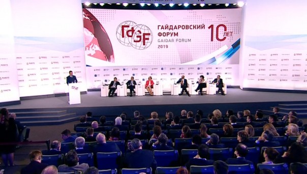 США сами стимулируют идею дедолларизации, считает российский премьер