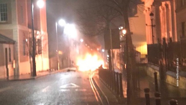 В североирландском городе Лондондерри прогремел взрыв