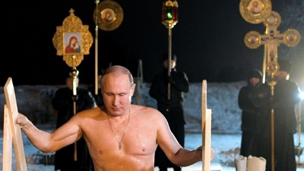 «Махнемся гарантами»: украинцы отреагировали на купание Путина в проруби